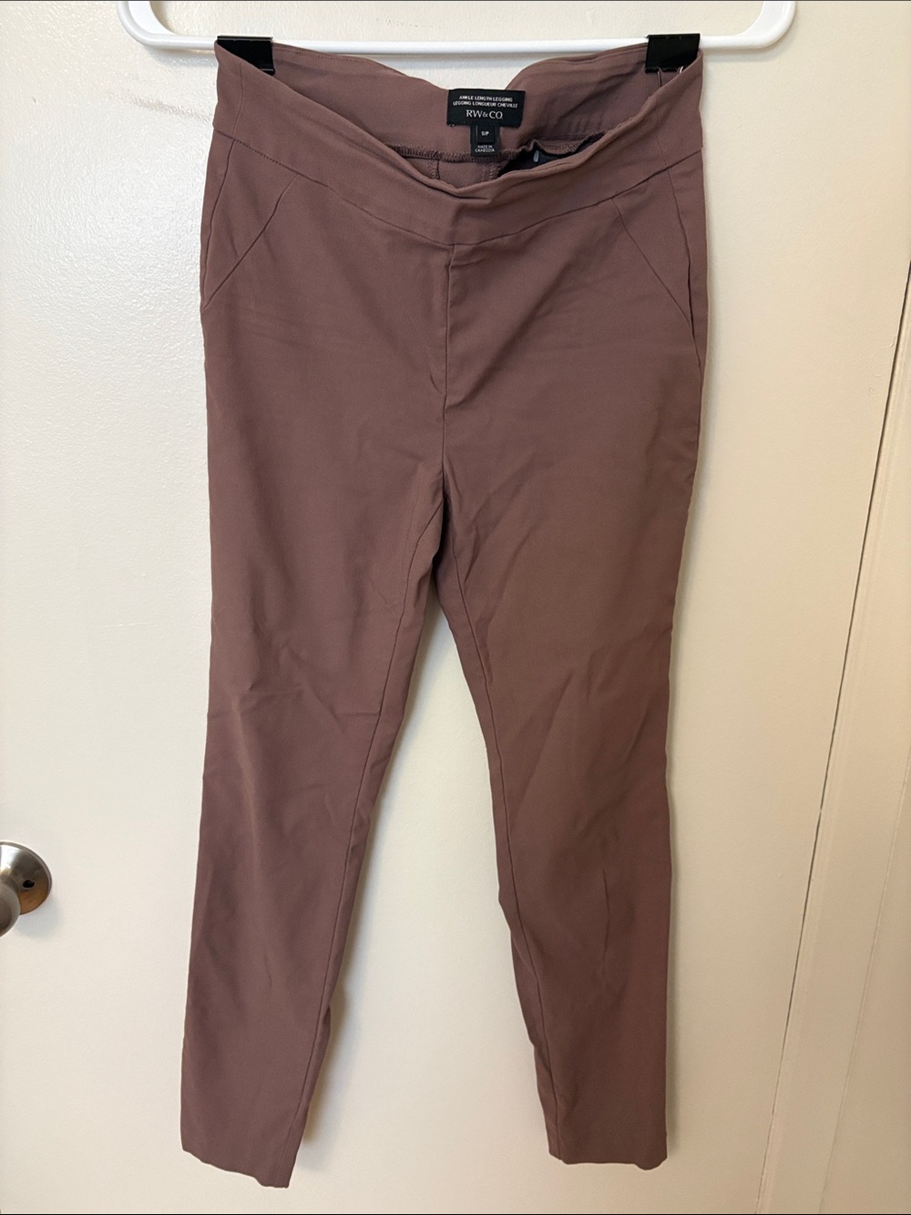 RW&CO. Men’s Slim Chinos in Mauve Brown